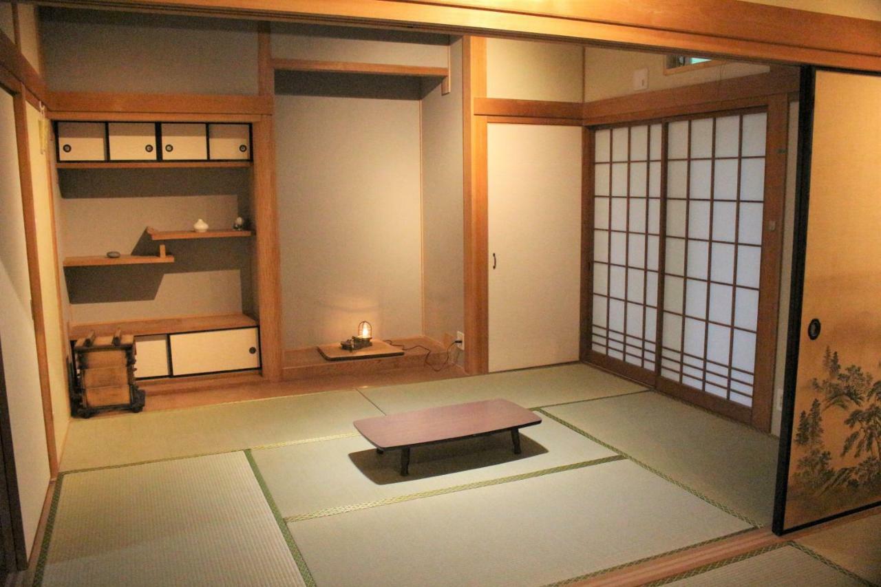 Bed and Breakfast Tsushima White House Экстерьер фото
